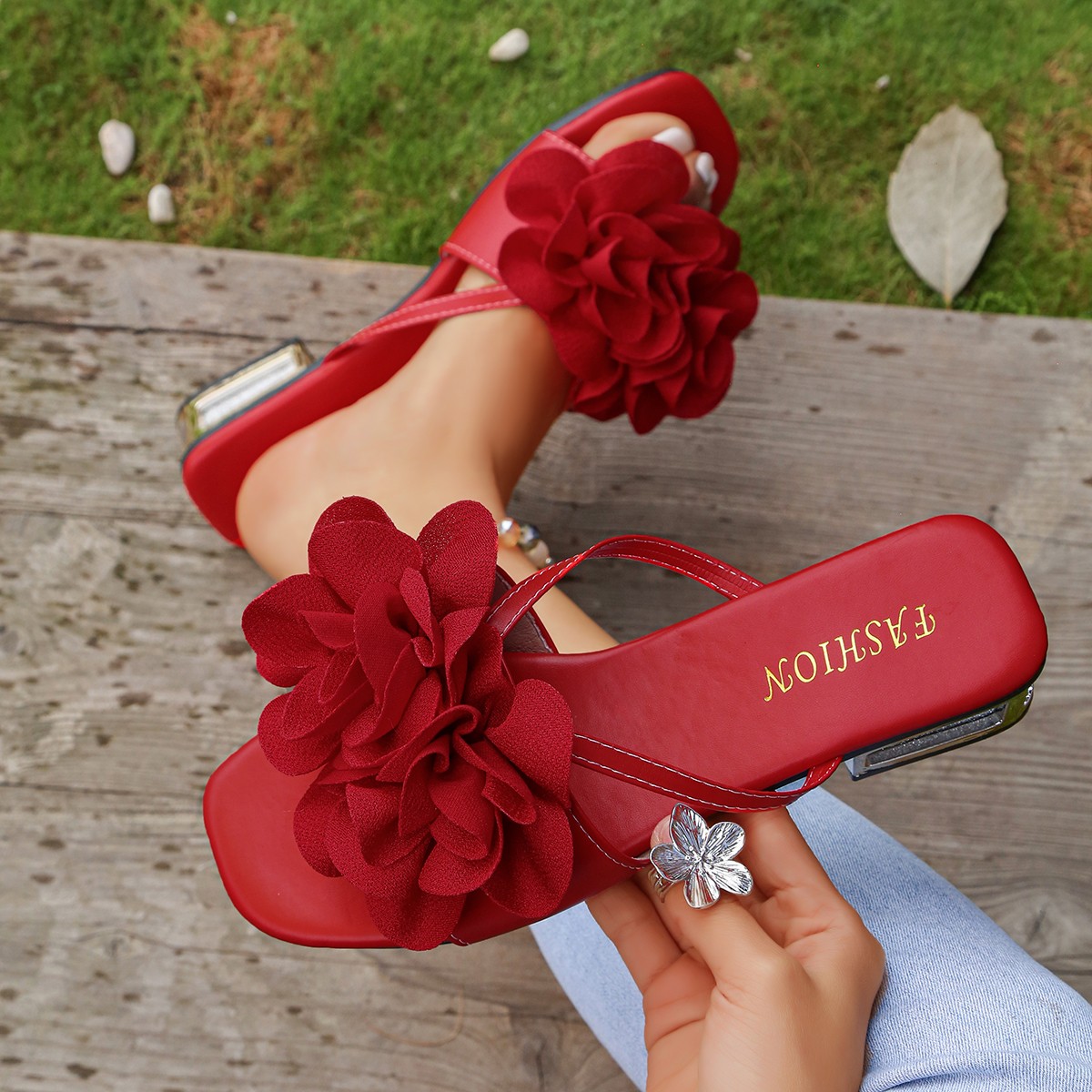 Red Flower Decorated Flip-flop - Summer Clothing Korea recension och pris